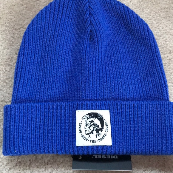 Diesel Bini hat and gloves set. - Picture 6 of 7